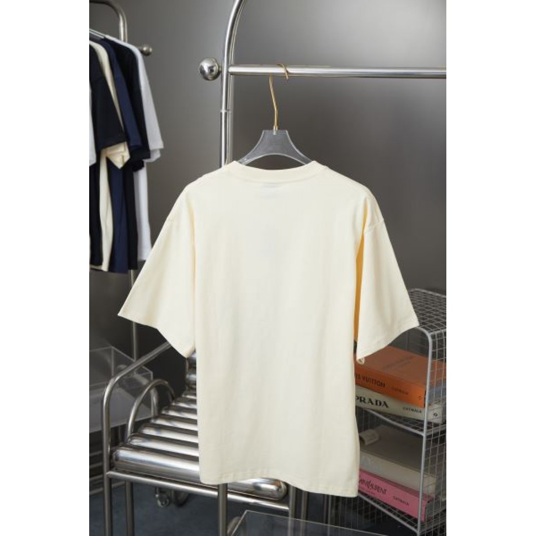 バランスの良いシルエットが映える BALENCIAGA バレンシアガ コピー Tシャツ 