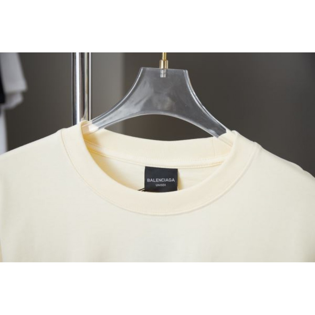 バランスの良いシルエットが映える BALENCIAGA バレンシアガ コピー Tシャツ 