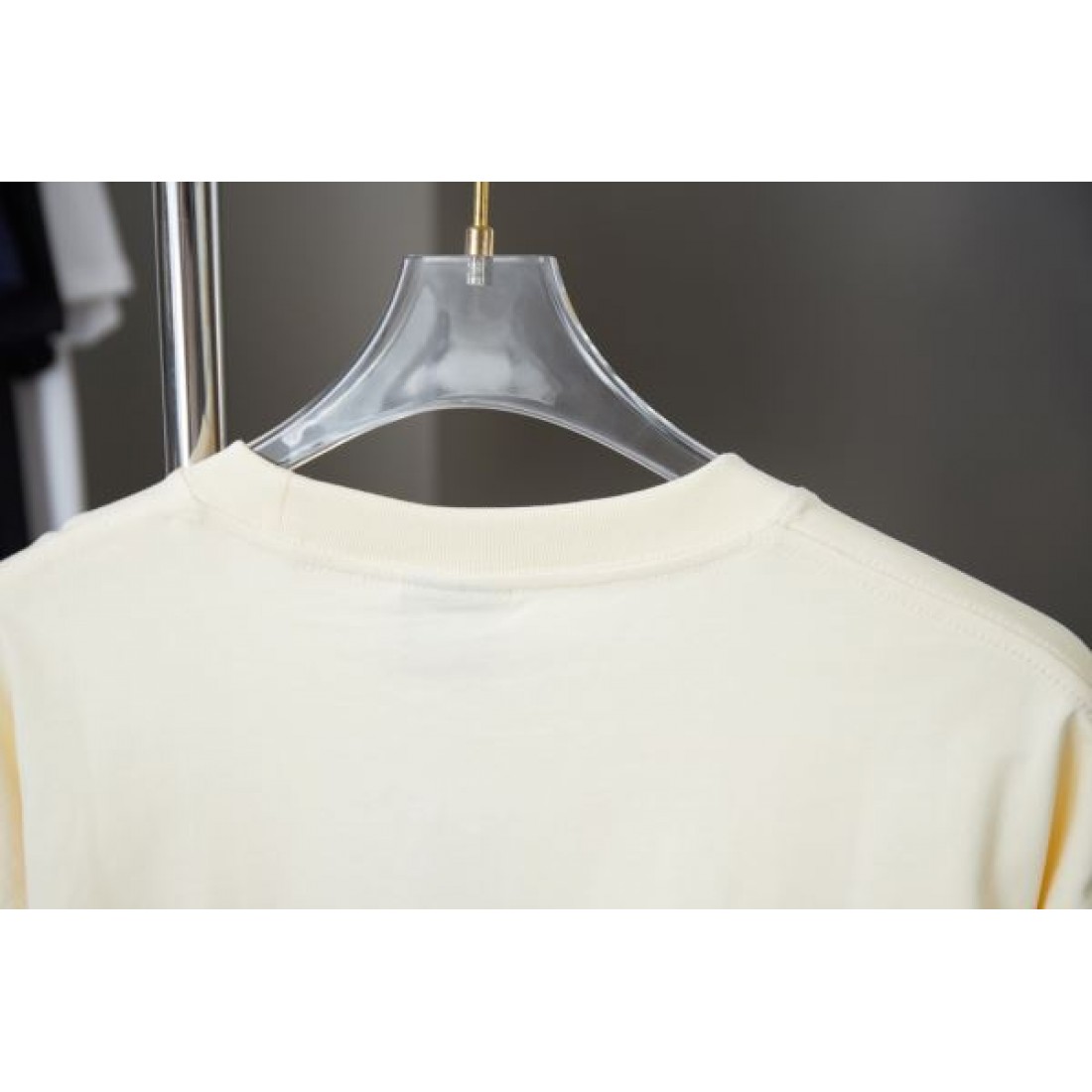 バランスの良いシルエットが映える BALENCIAGA バレンシアガ コピー Tシャツ 