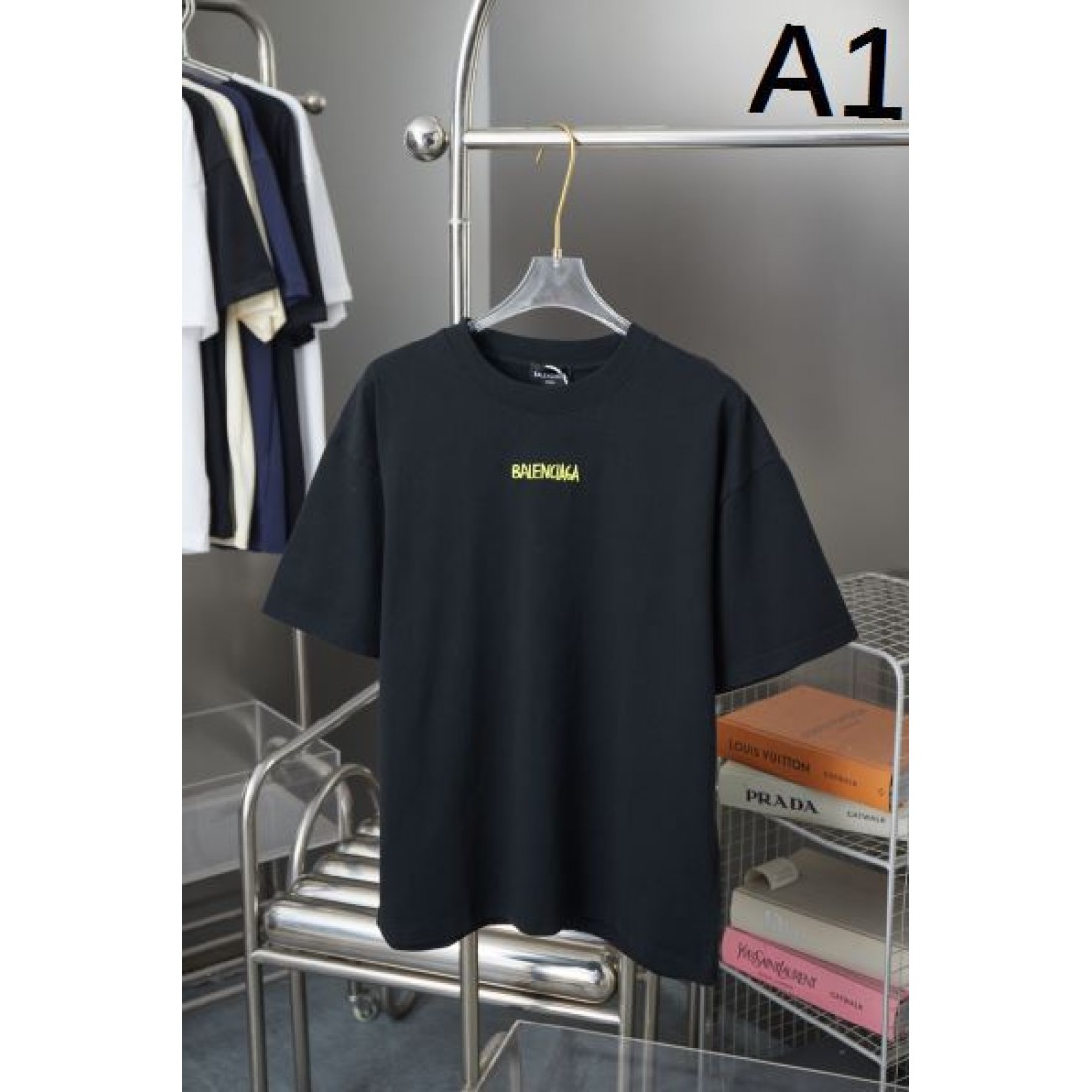 BALENCIAGA バレンシアガ コピー Tシャツ 上質でトレンド感あふれる