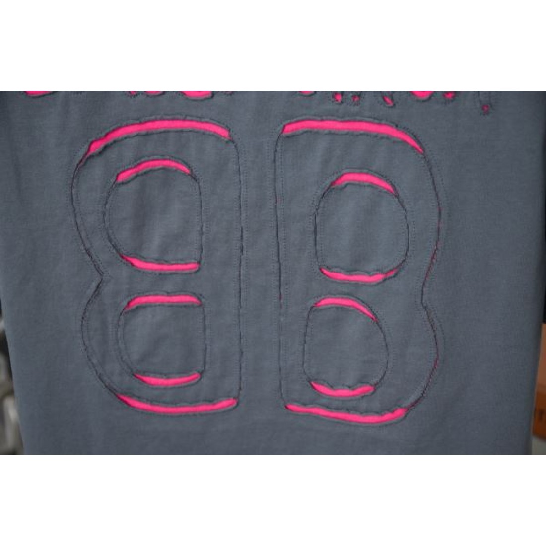 BALENCIAGA バレンシアガ コピー Tシャツ 上質でトレンド感あふれる