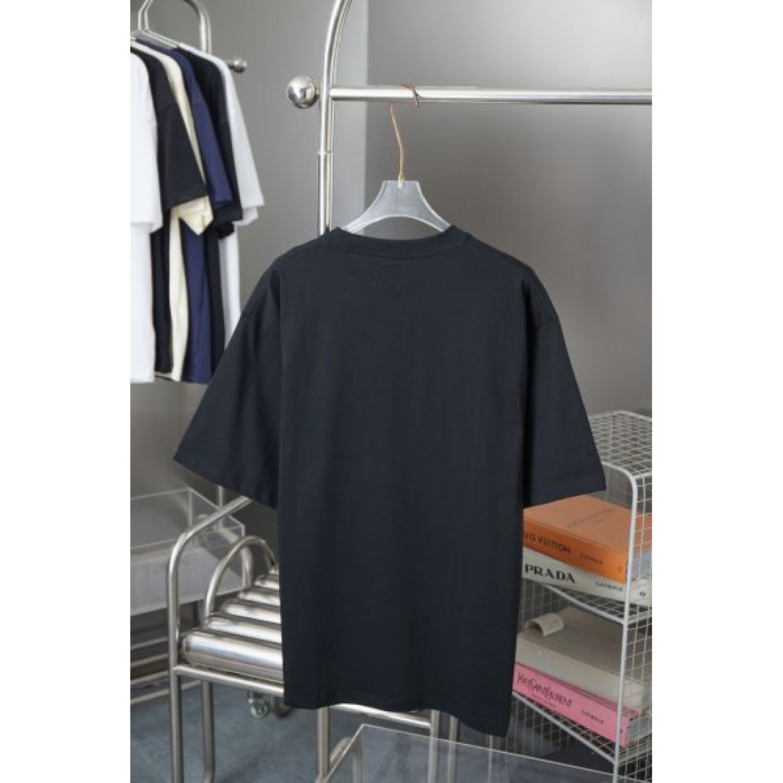 人気急上昇の BALENCIAGA バレンシアガ コピー Tシャツ モダンで