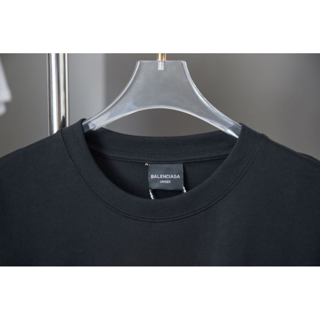 人気急上昇の BALENCIAGA バレンシアガ コピー Tシャツ モダンで