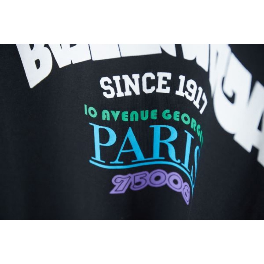 人気急上昇の BALENCIAGA バレンシアガ コピー Tシャツ モダンで