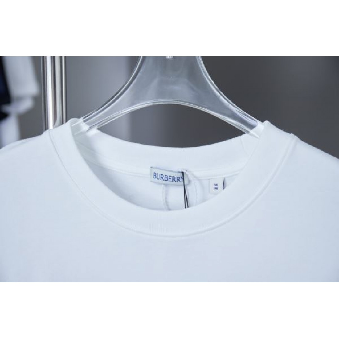 洗練された雰囲気の BURBERRY バーバリー コピー Tシャツ 魅力的な
