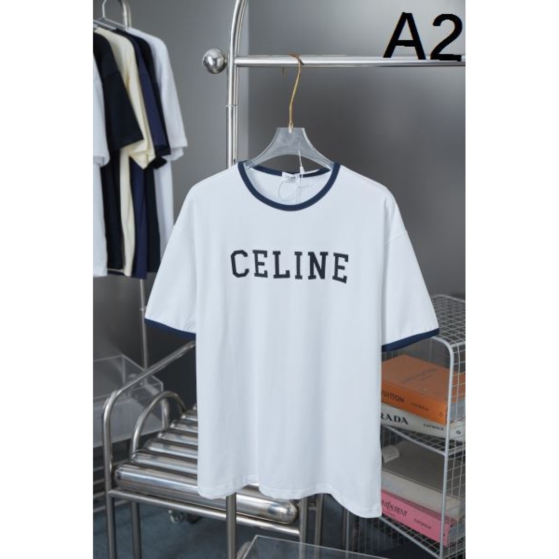 高感度な着こなしに映える CELINE セリーヌ コピー Tシャツ モダンで