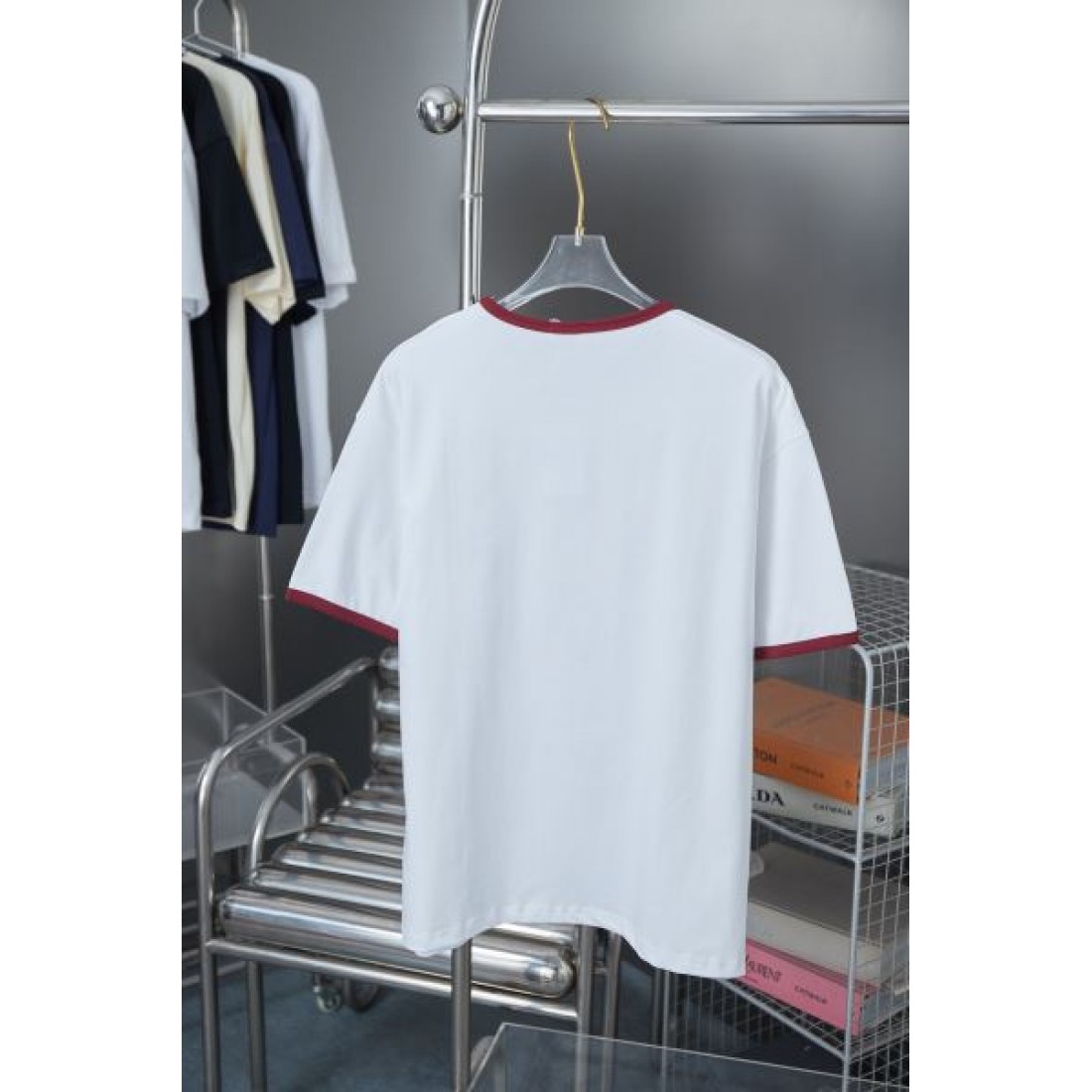CELINE セリーヌ コピー Tシャツ で叶えるリュクスな印象 しなやかで