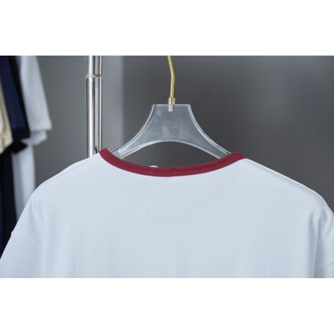 CELINE セリーヌ コピー Tシャツ で叶えるリュクスな印象 しなやかで