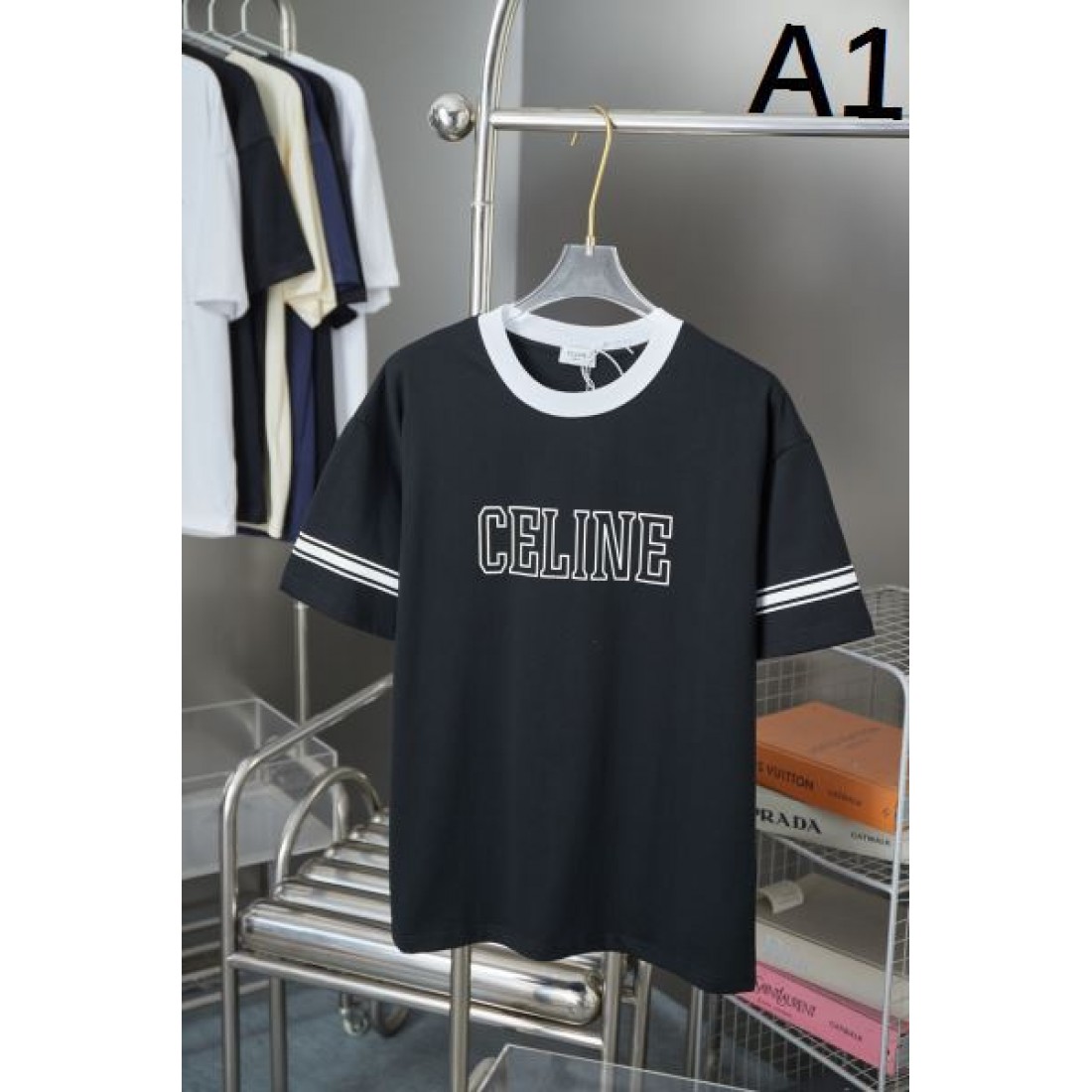 落ち着きのある配色が魅力の CELINE セリーヌ コピー Tシャツ スタイリッシュ