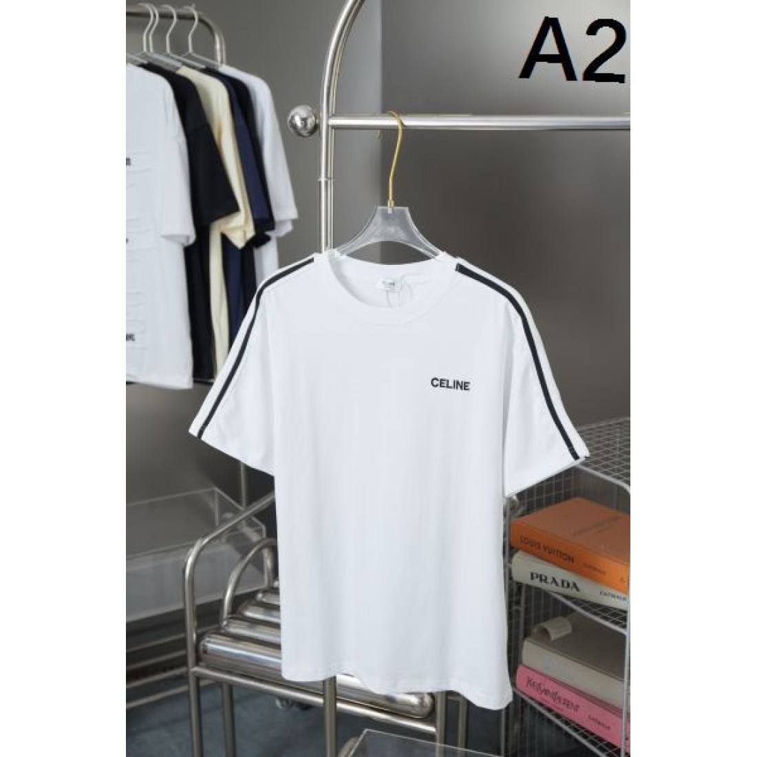  さりげない存在感を放つ CELINE セリーヌ コピー Tシャツ カジュアルで都会的