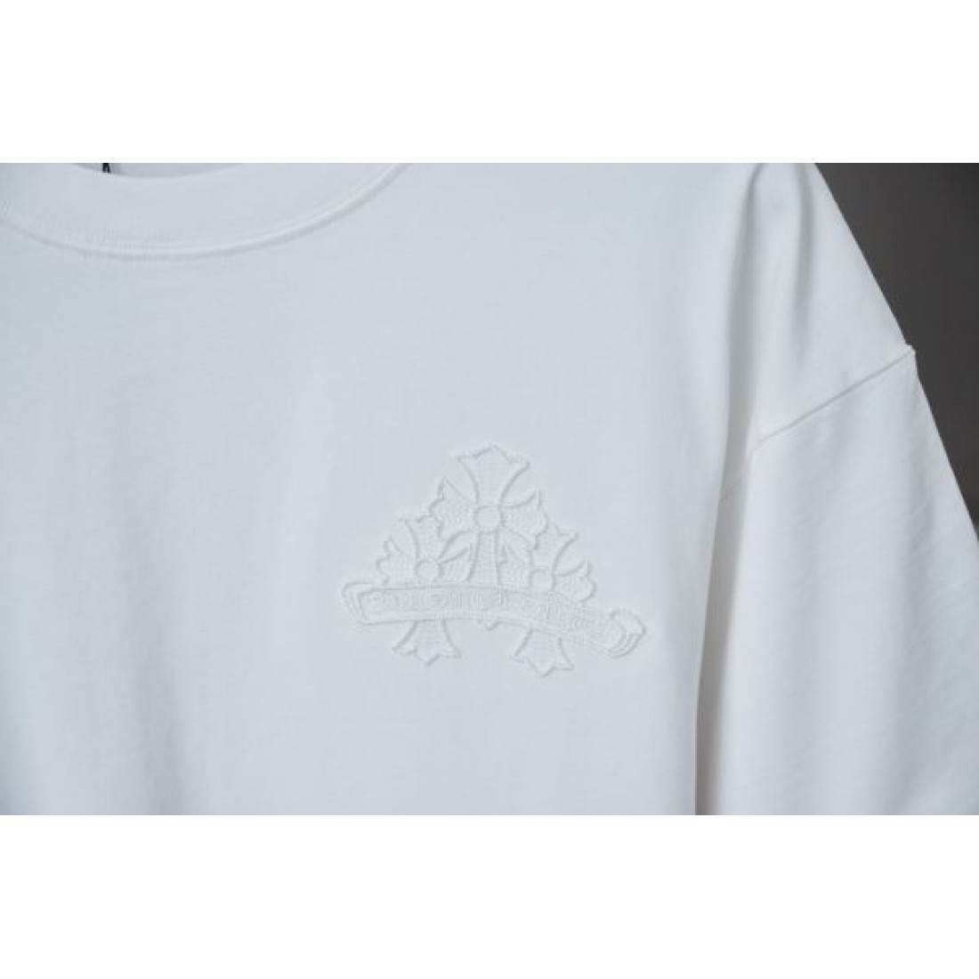  個性的で迫力ある CHROME HEARTS クロムハーツ コピー Tシャツ 存在感抜群