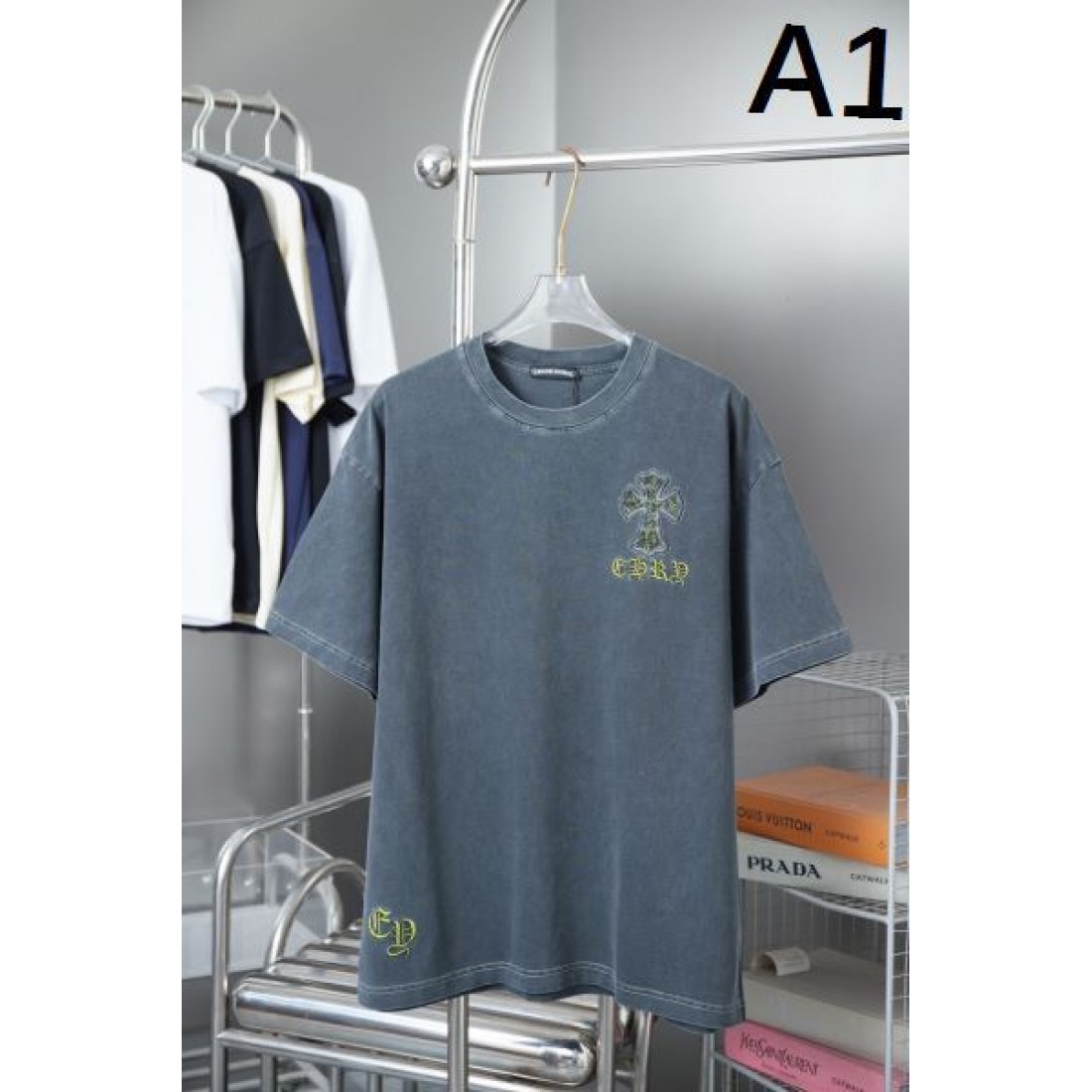 上質でモード CHROME HEARTS クロムハーツ コピー Tシャツ 季節問わず活躍する