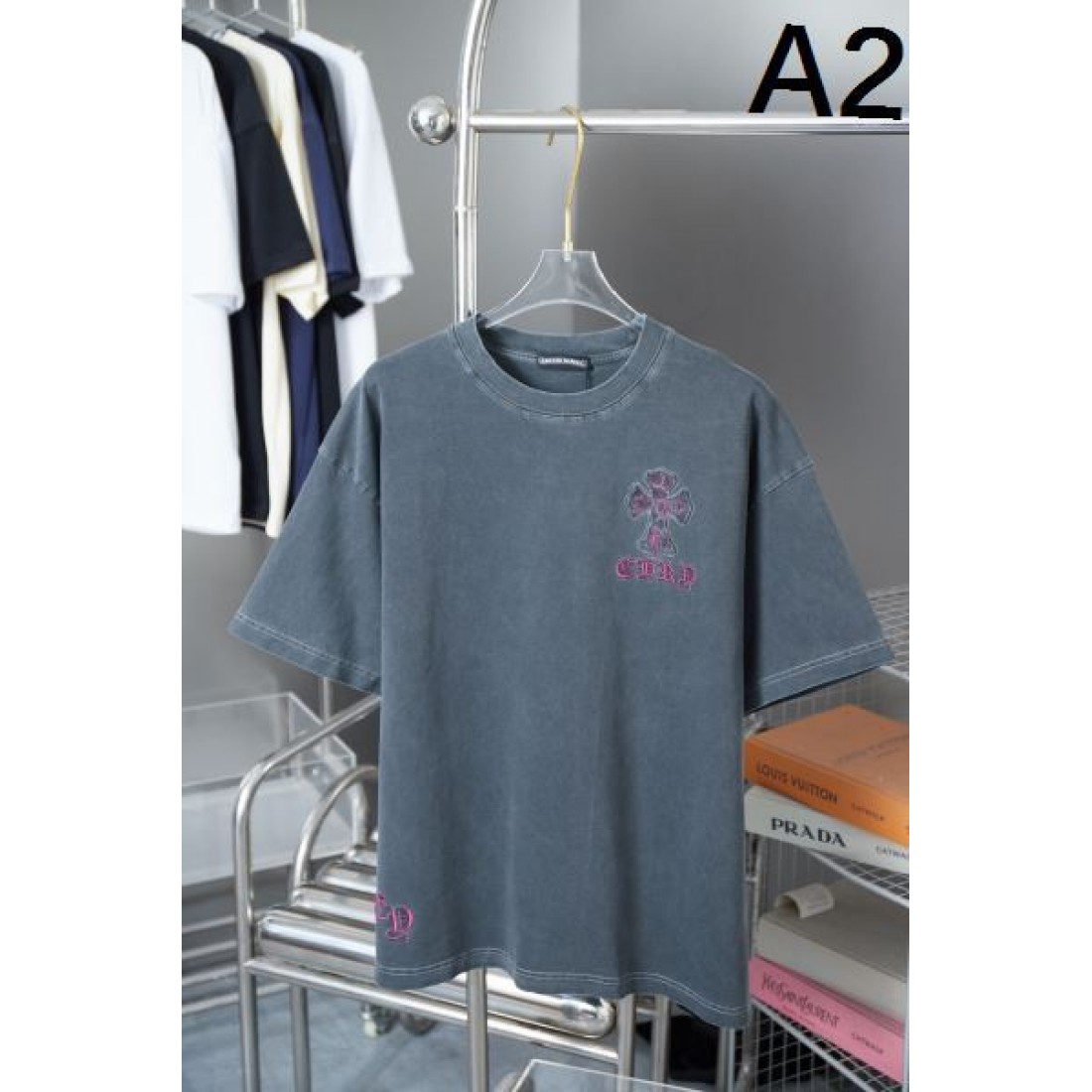 上質でモード CHROME HEARTS クロムハーツ コピー Tシャツ 季節問わず活躍する