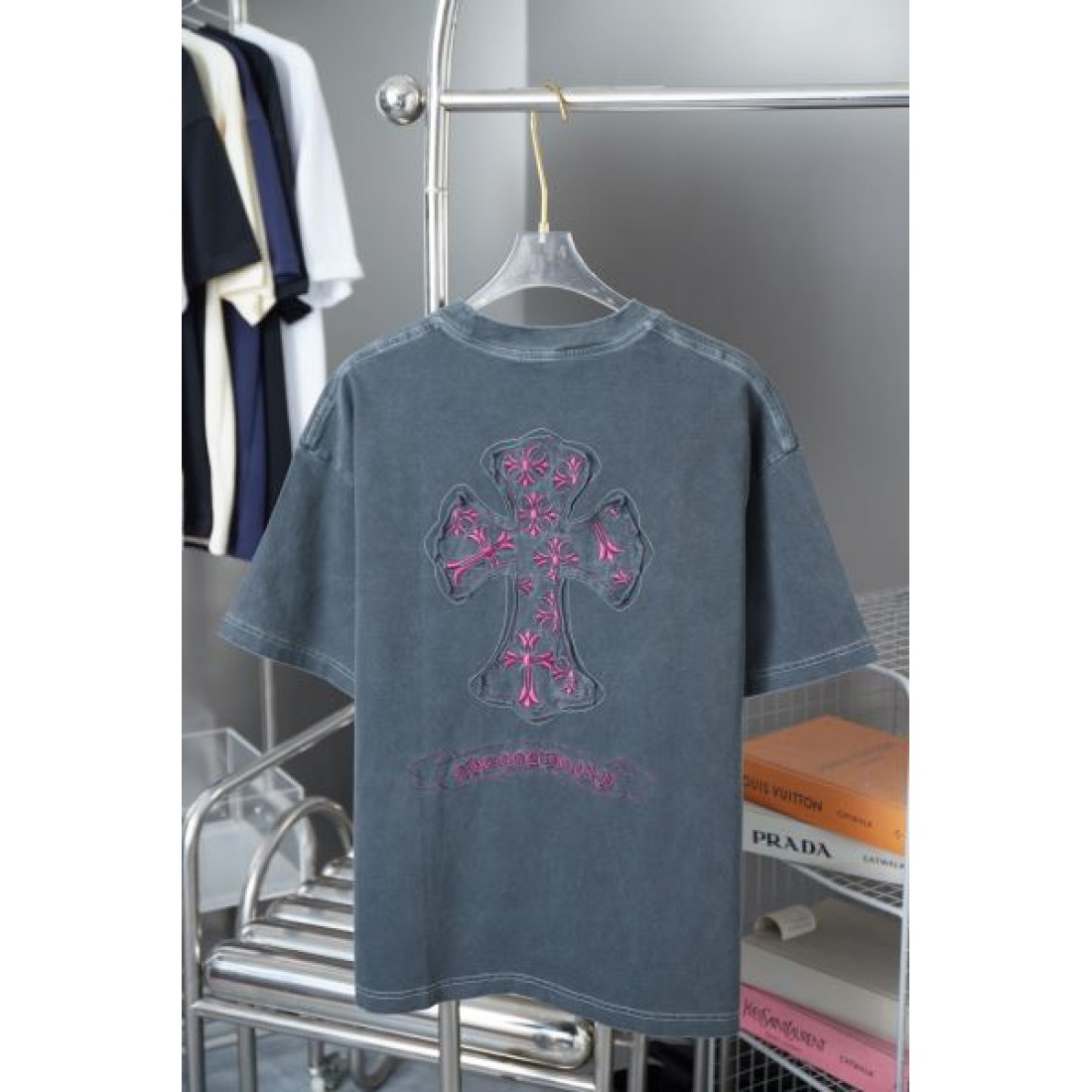 上質でモード CHROME HEARTS クロムハーツ コピー Tシャツ 季節問わず活躍する