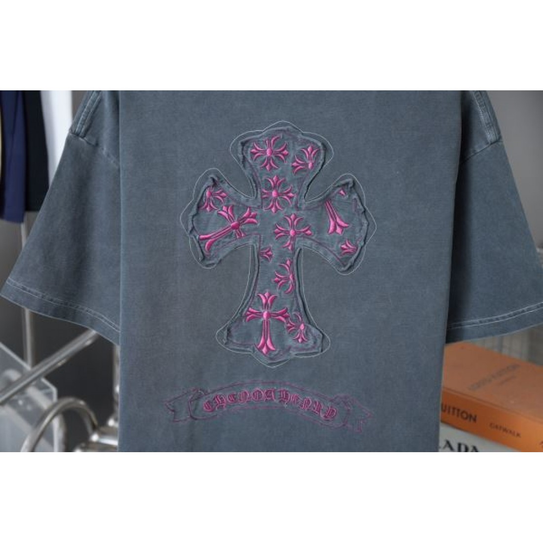 上質でモード CHROME HEARTS クロムハーツ コピー Tシャツ 季節問わず活躍する