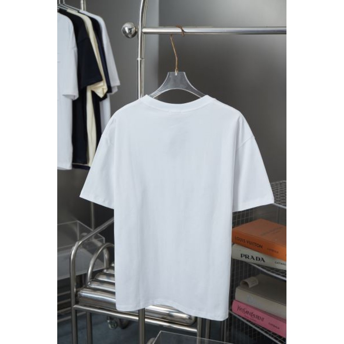 柔らかくエレガントな DIOR ディオール スーパーコピー Tシャツ 人気急上昇の 