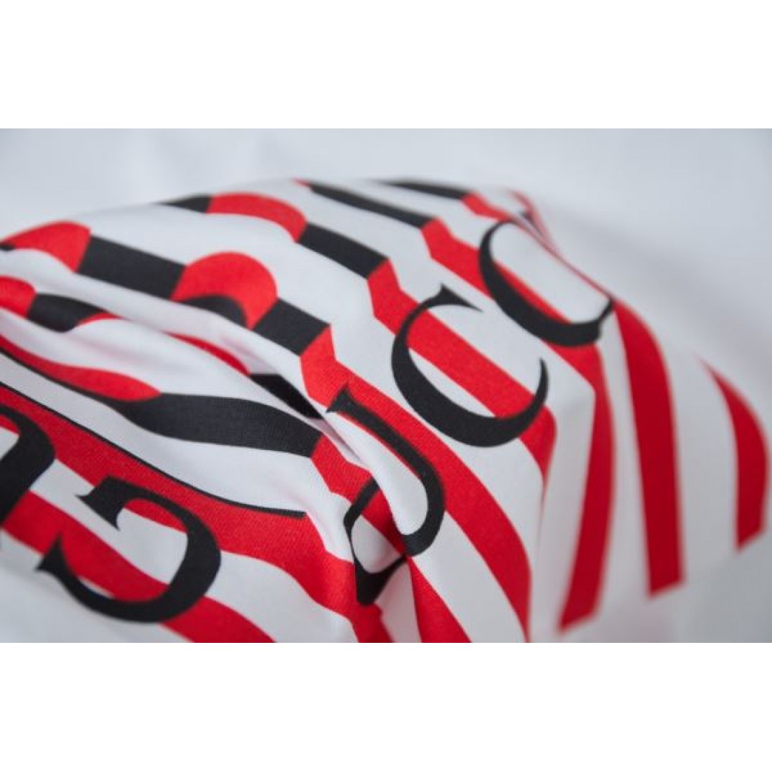  GUCCI グッチ スーパーコピー Tシャツ 人気の 高品質でスタイリッシュな 