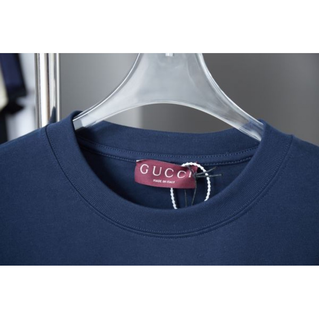  話題沸騰の 上品で都会的な GUCCI グッチ スーパーコピー Tシャツ