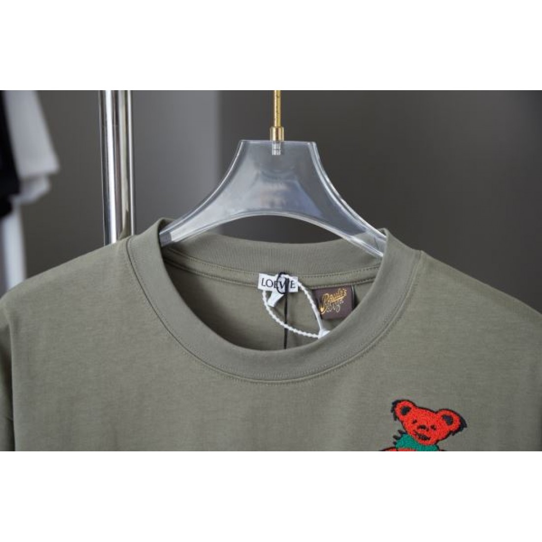 LOEWE ロエベ スーパーコピー Tシャツ モダンで洗練されたデザイン
