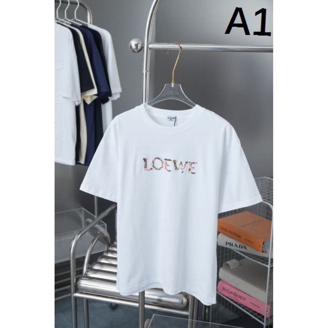 上品で魅力的な LOEWE ロエベ スーパーコピー Tシャツ シンプル