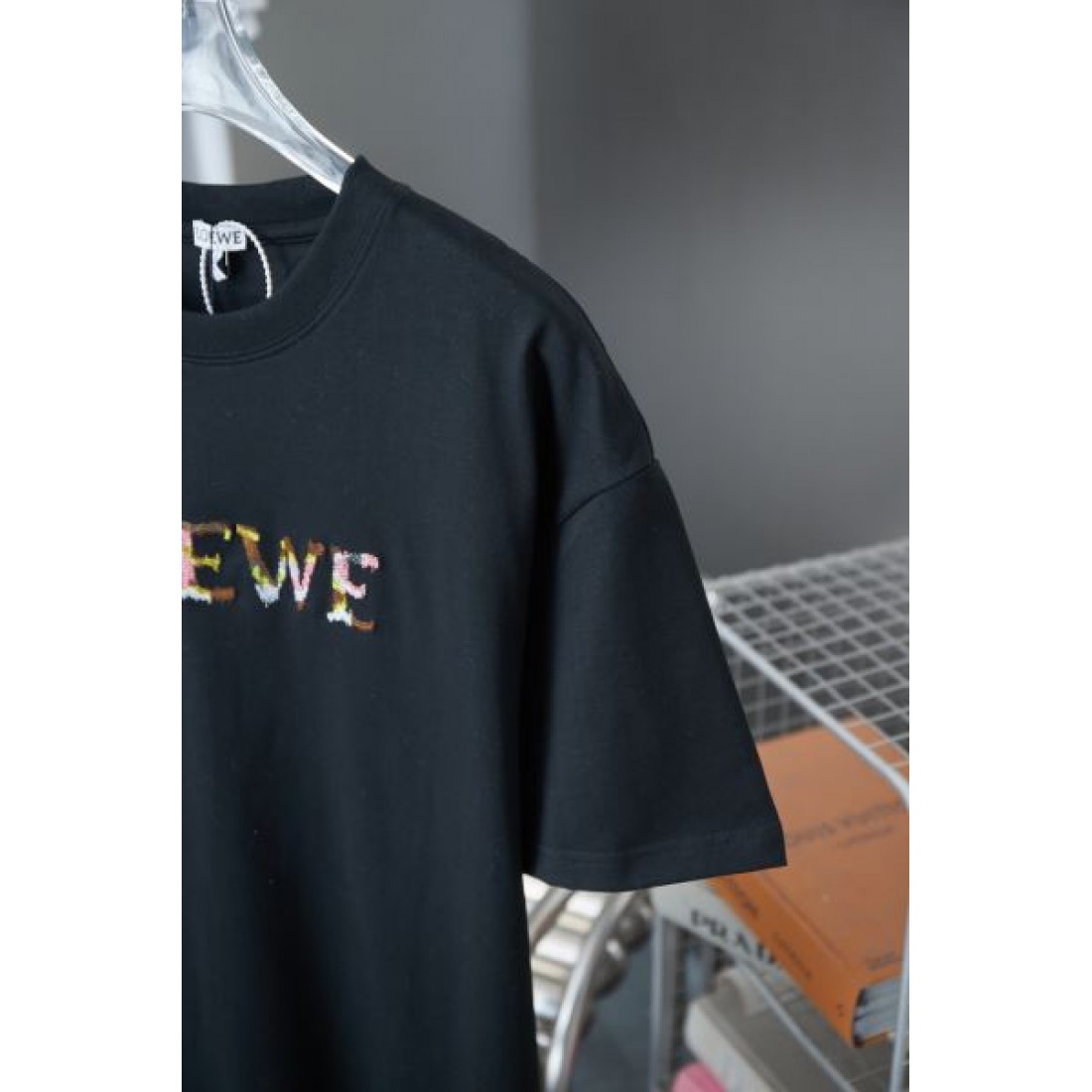  上品で魅力的な LOEWE ロエベ スーパーコピー Tシャツ シンプル 
