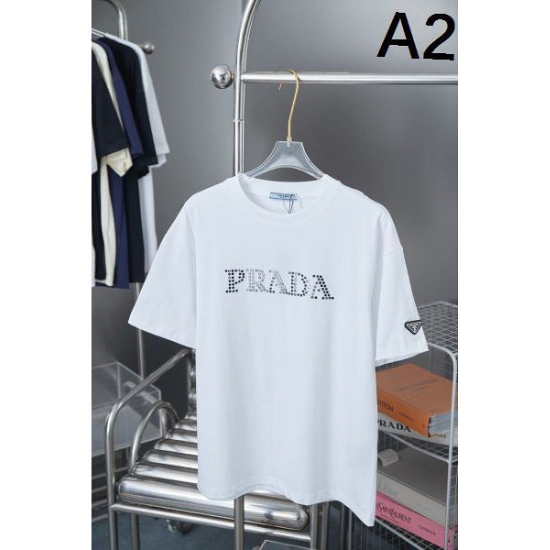  モダンで魅力的な PRADA プラダ スーパーコピー Tシャツ 機能性