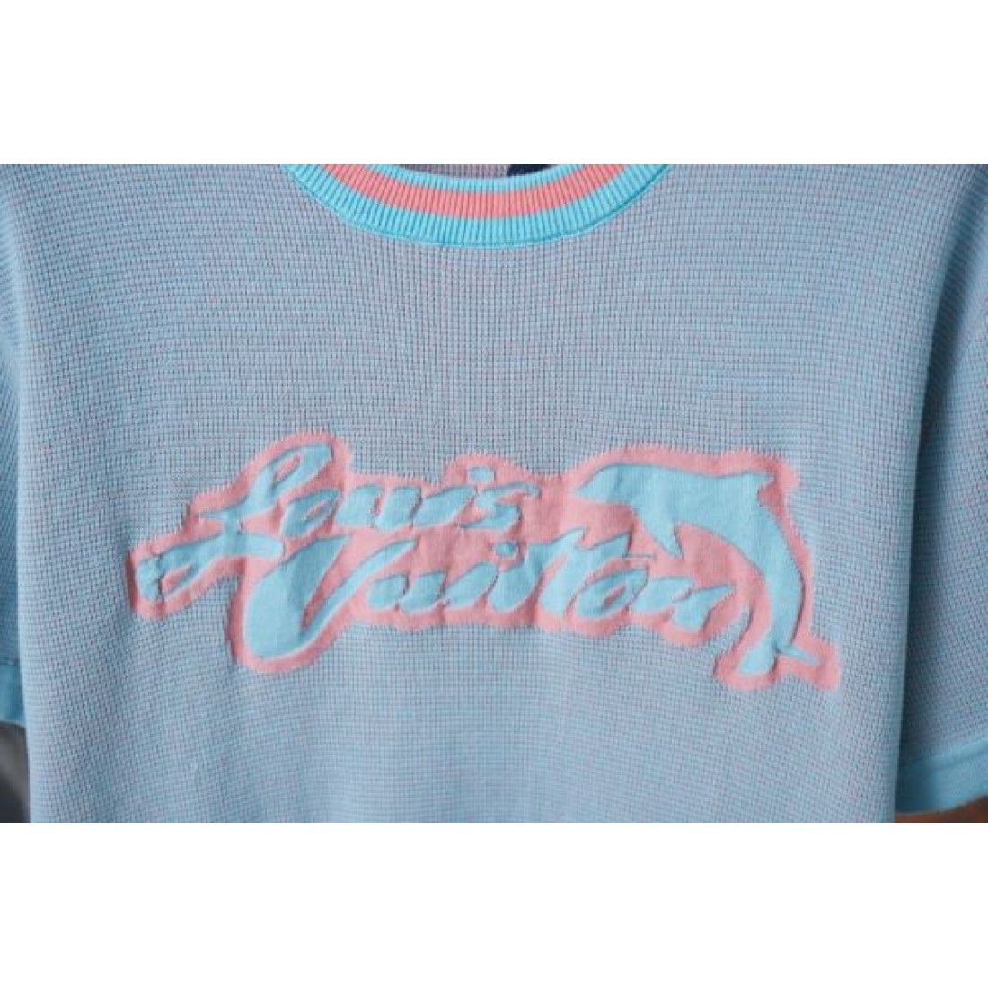 モード感あふれる LOUIS VUITTON ルイヴィトン コピー Tシャツ 上品で