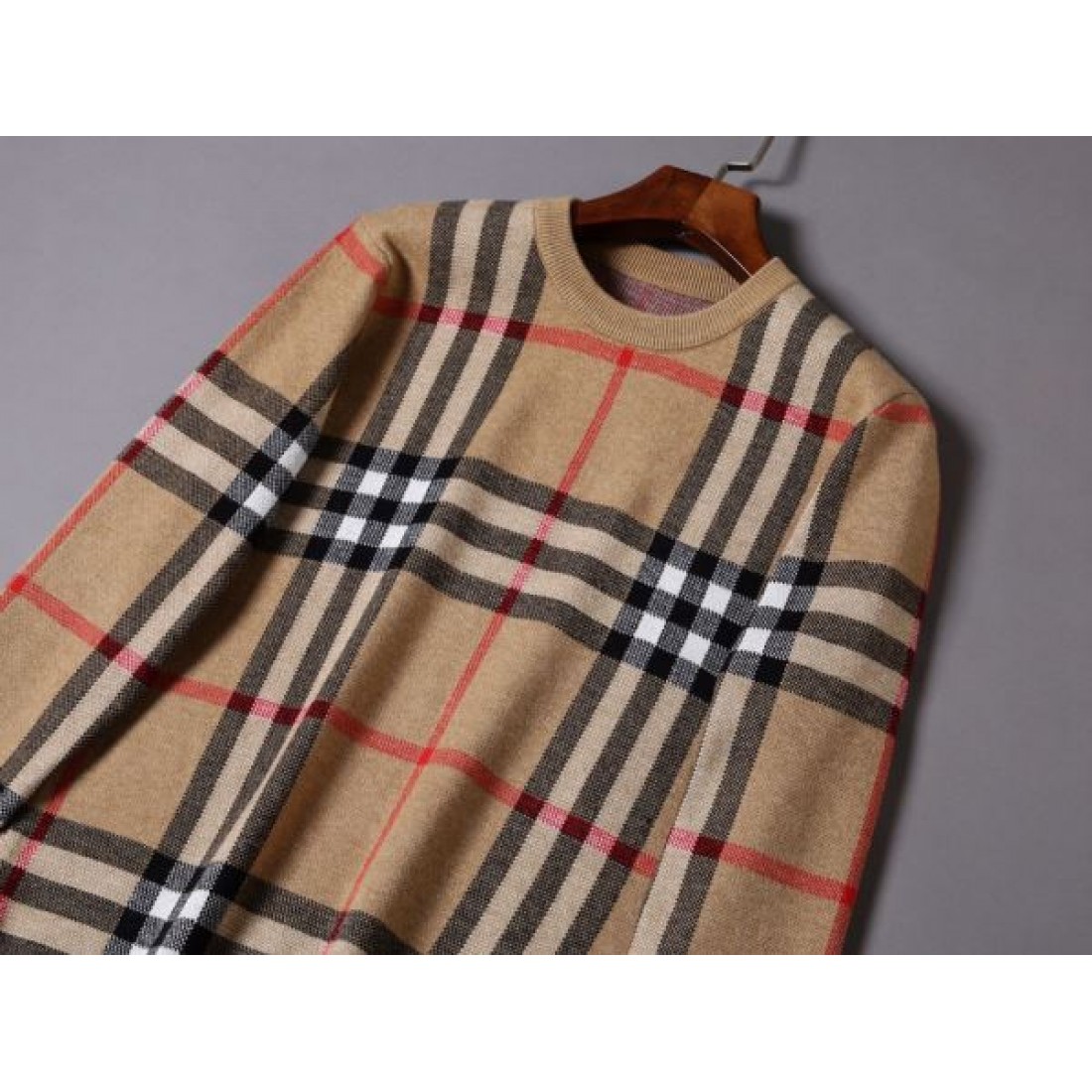 BURBERRY コピー セーター バーバリー 高級感ただようクラシカルなスタイル