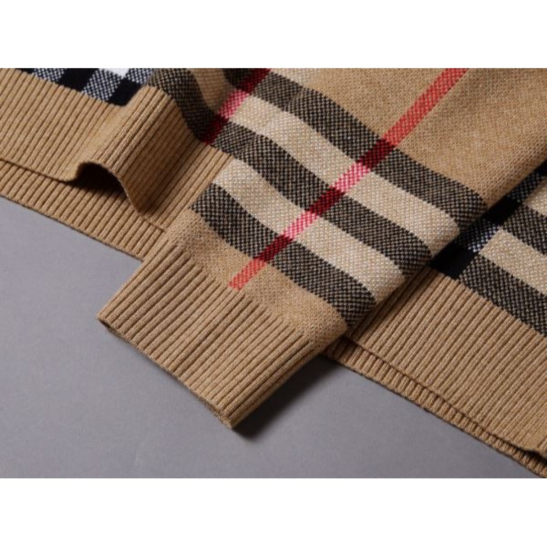 BURBERRY コピー セーター バーバリー 高級感ただようクラシカルなスタイル