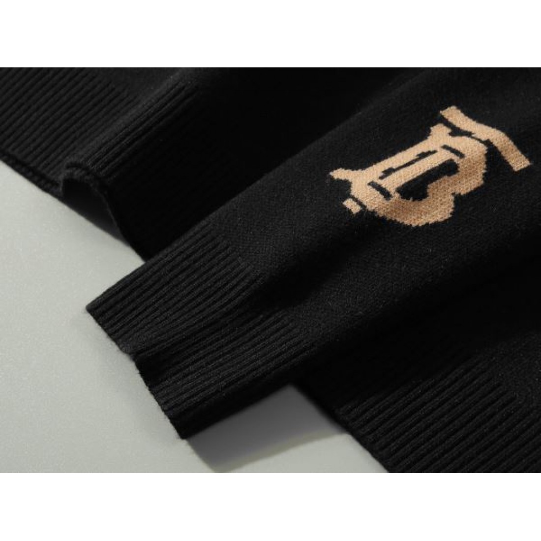 洗練された BURBERRY バーバリー コピー セーター 上品で魅力的なデザイン