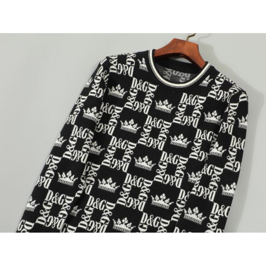 スタイリッシュな DOLCE＆GABBANA ドルチェ＆ガッバーナ コピー セーター 存在感