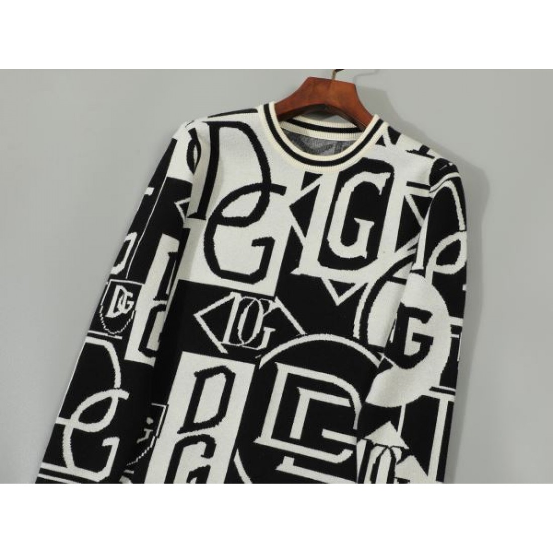 DOLCE＆GABBANA コピー セーター ドルチェ＆ガッバーナ 魅力的で上質なスタイル