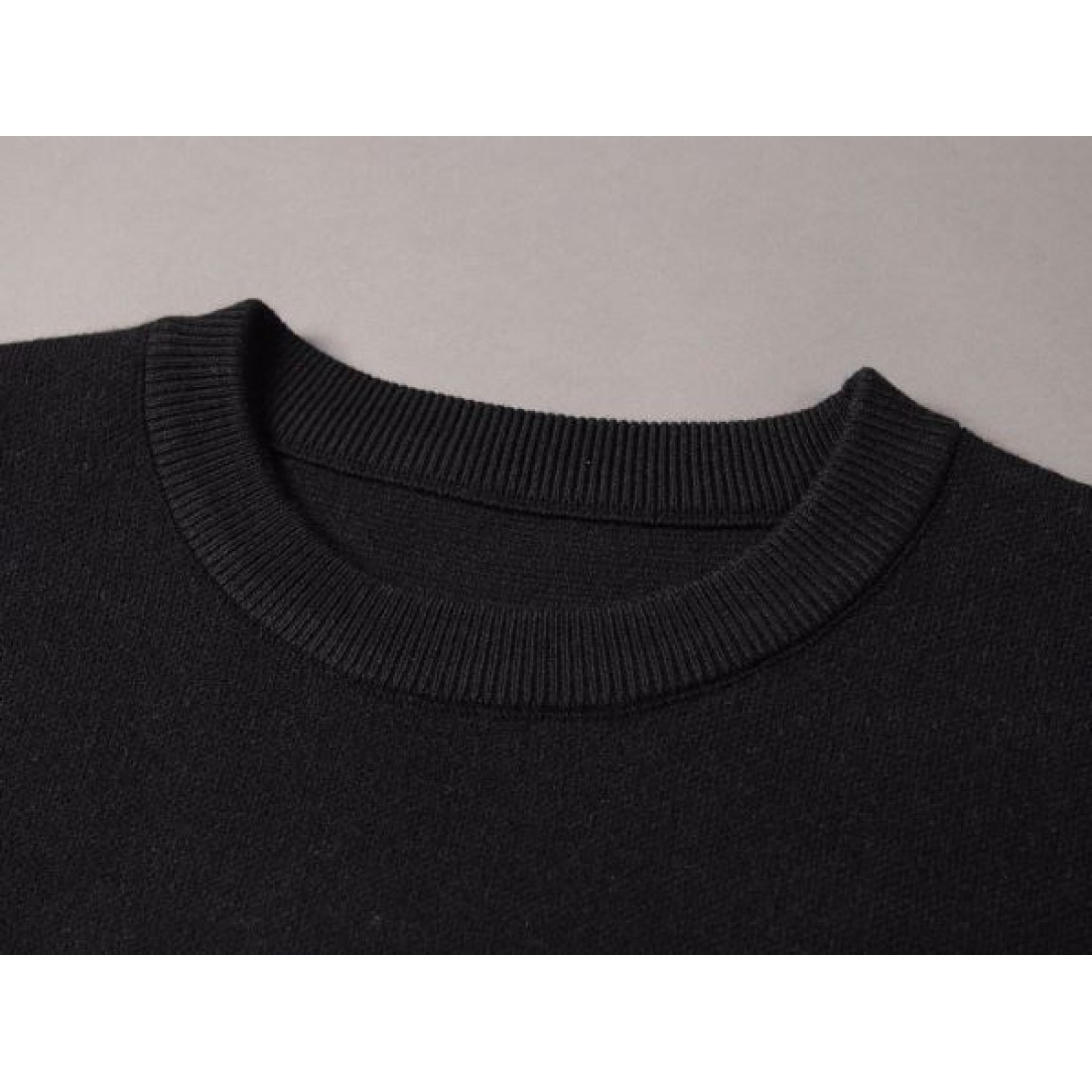 都会的でスタイリッシュな PRADA プラダ コピー セーター クラシック