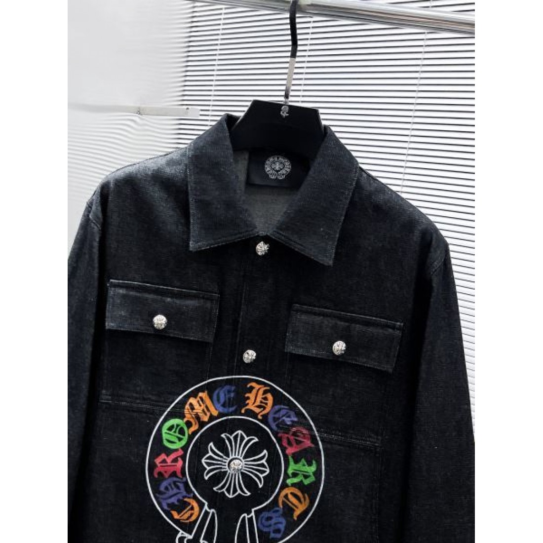 ラグジュアリーな魅力を纏う CHROME HEARTS クロムハーツ コピー コート 