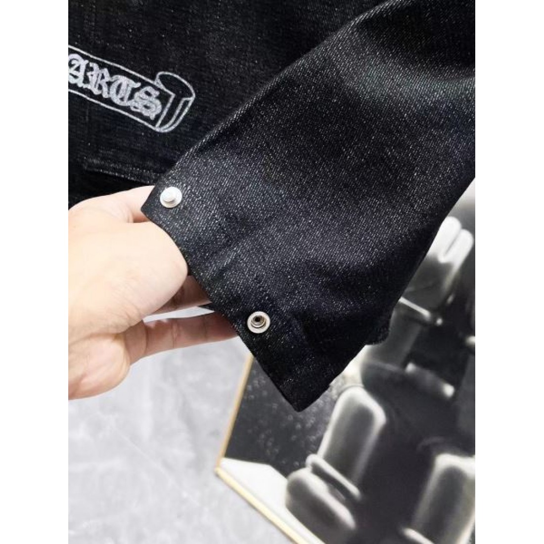 ラグジュアリーな魅力を纏う CHROME HEARTS クロムハーツ コピー コート 