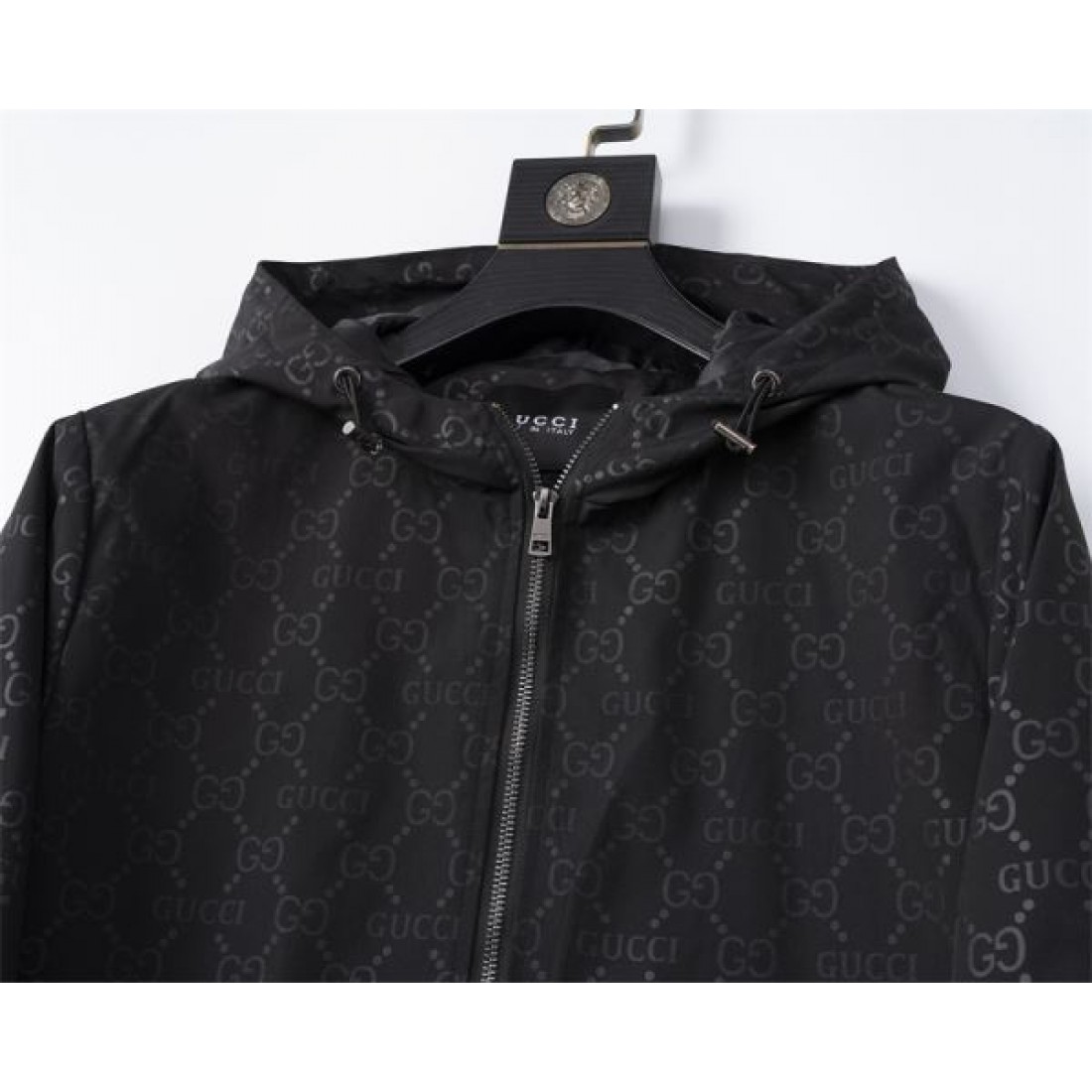 タイムレスな気品あふれる グッチ スーパーコピー コート GUCCI エレガント