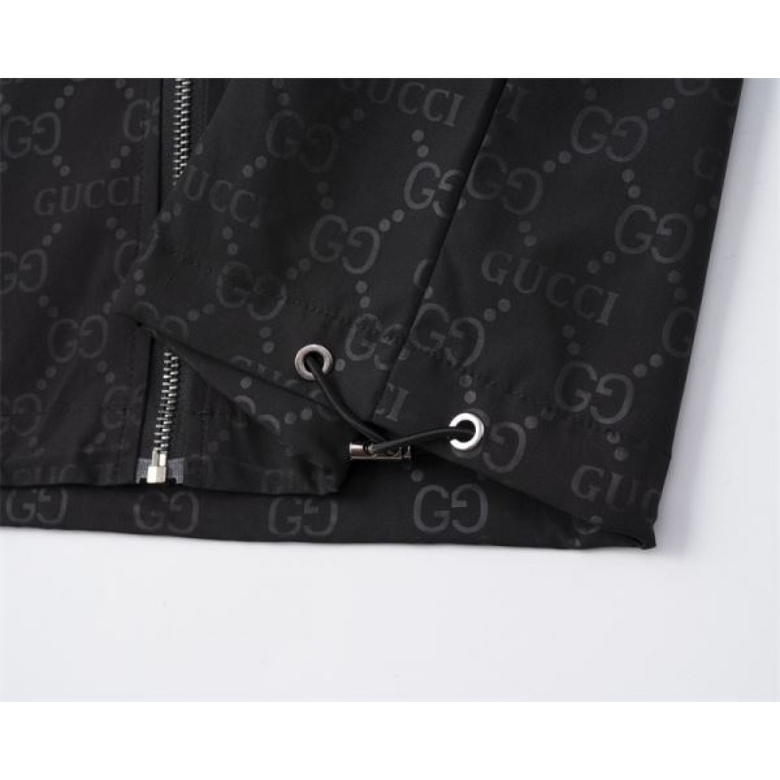 タイムレスな気品あふれる グッチ スーパーコピー コート GUCCI エレガント