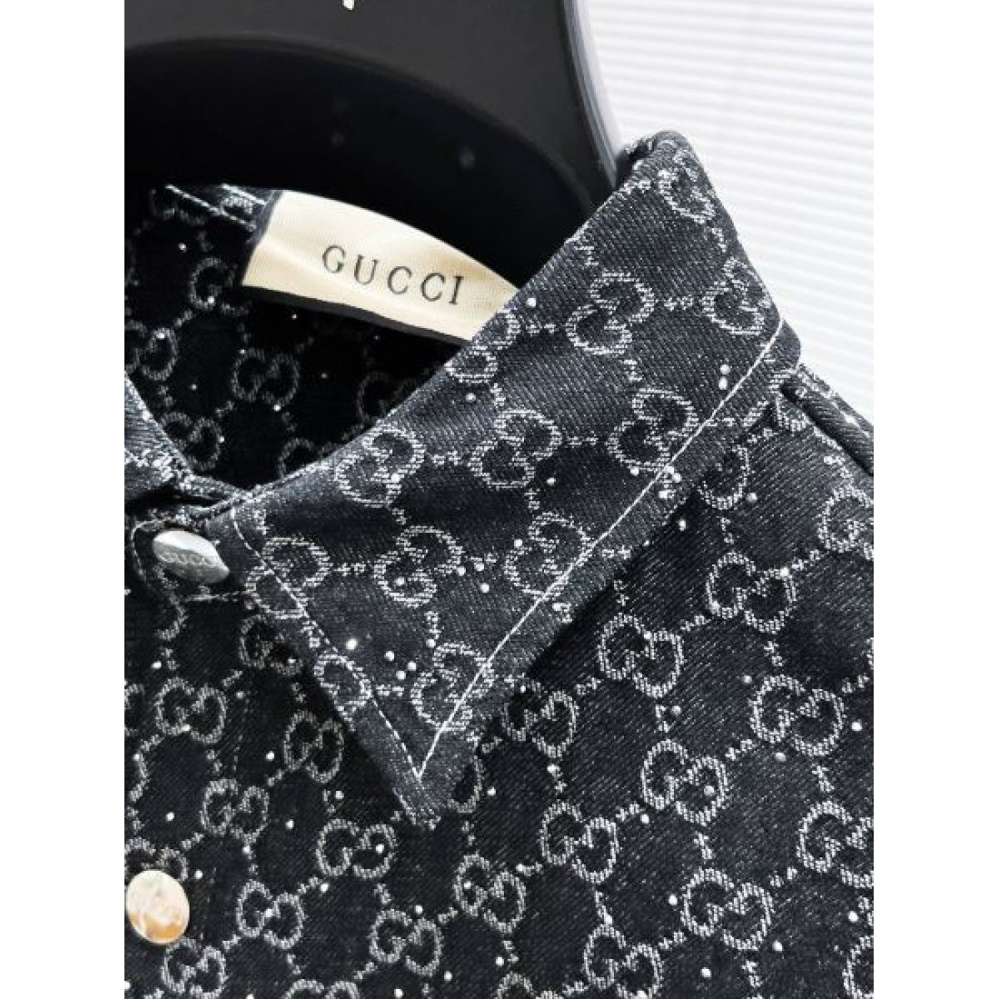 大人の余裕を感じさせる スーパーコピー コート GUCCI グッチ モダン