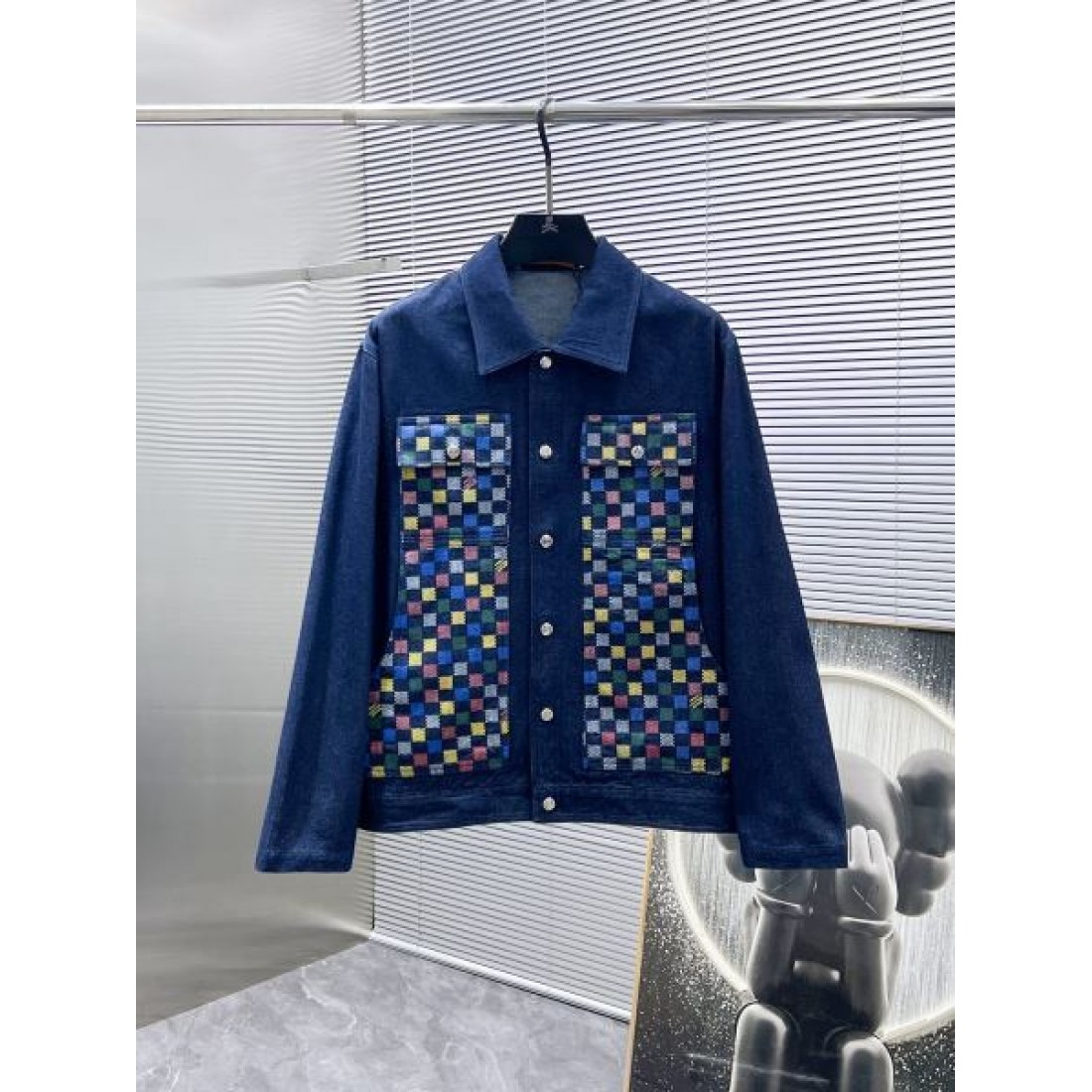ラグジュアリーで気品ある LOUIS VUITTON ルイヴィトン コピー コート 華やかな存在感
