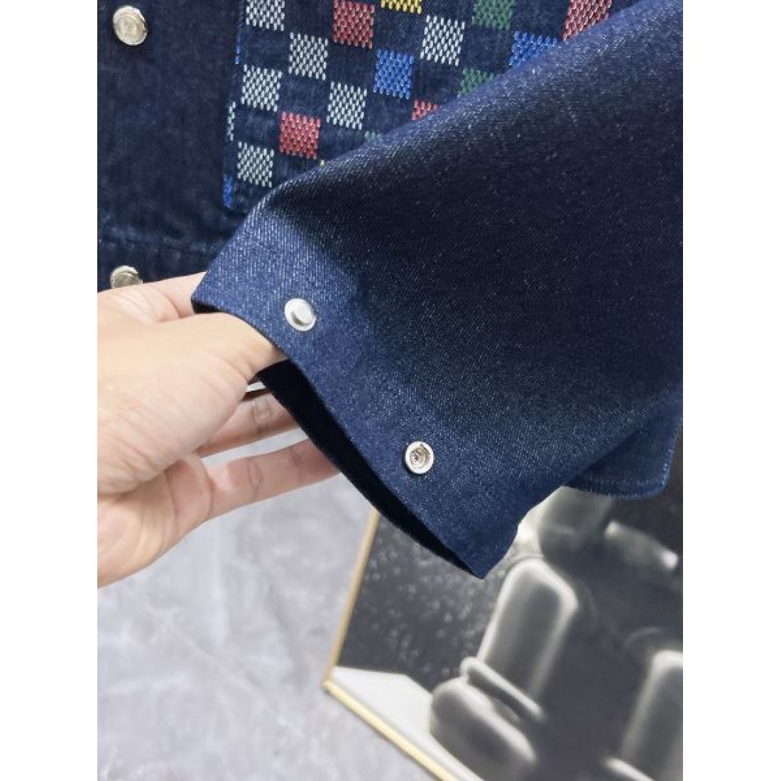 ラグジュアリーで気品ある LOUIS VUITTON ルイヴィトン コピー コート 華やかな存在感