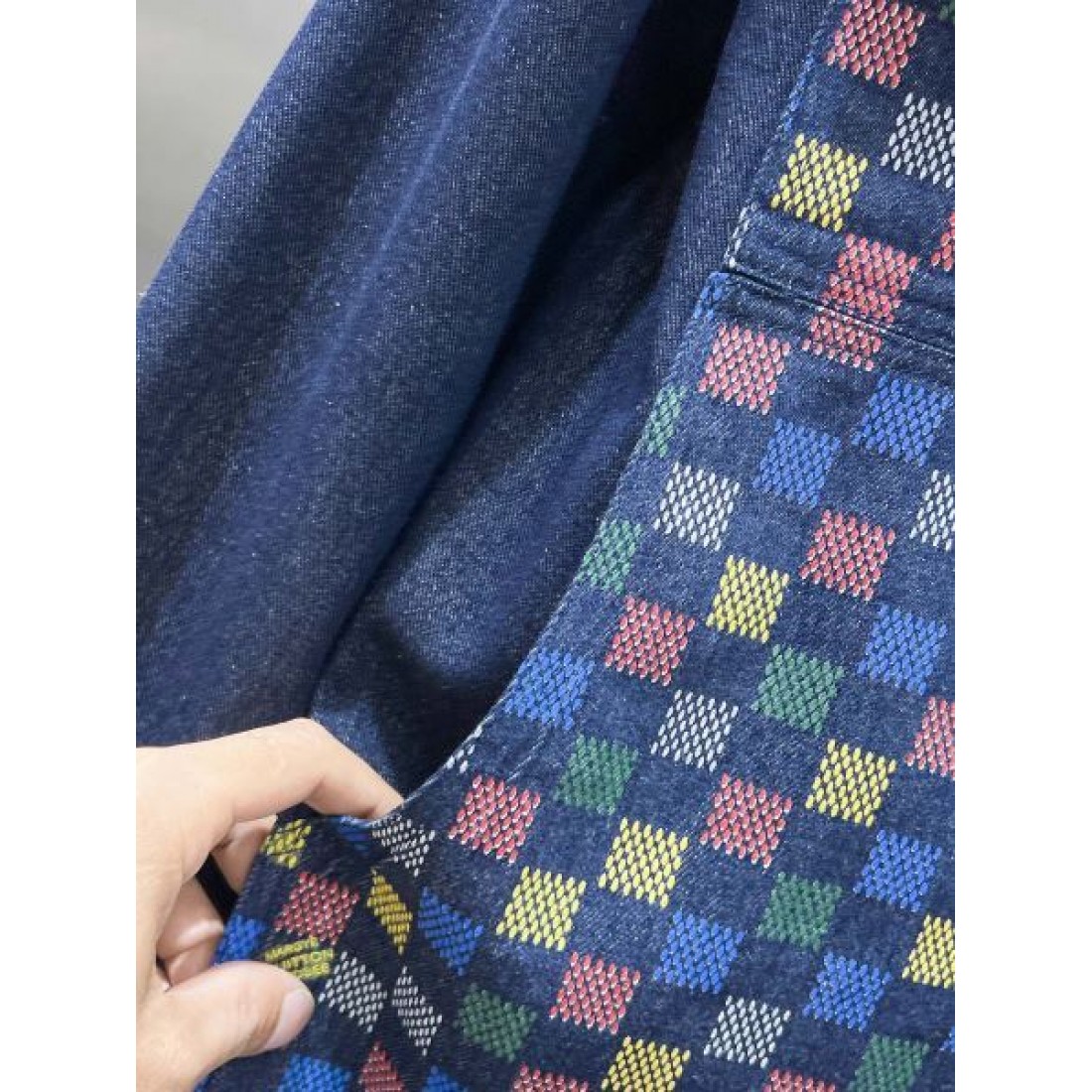 ラグジュアリーで気品ある LOUIS VUITTON ルイヴィトン コピー コート 華やかな存在感