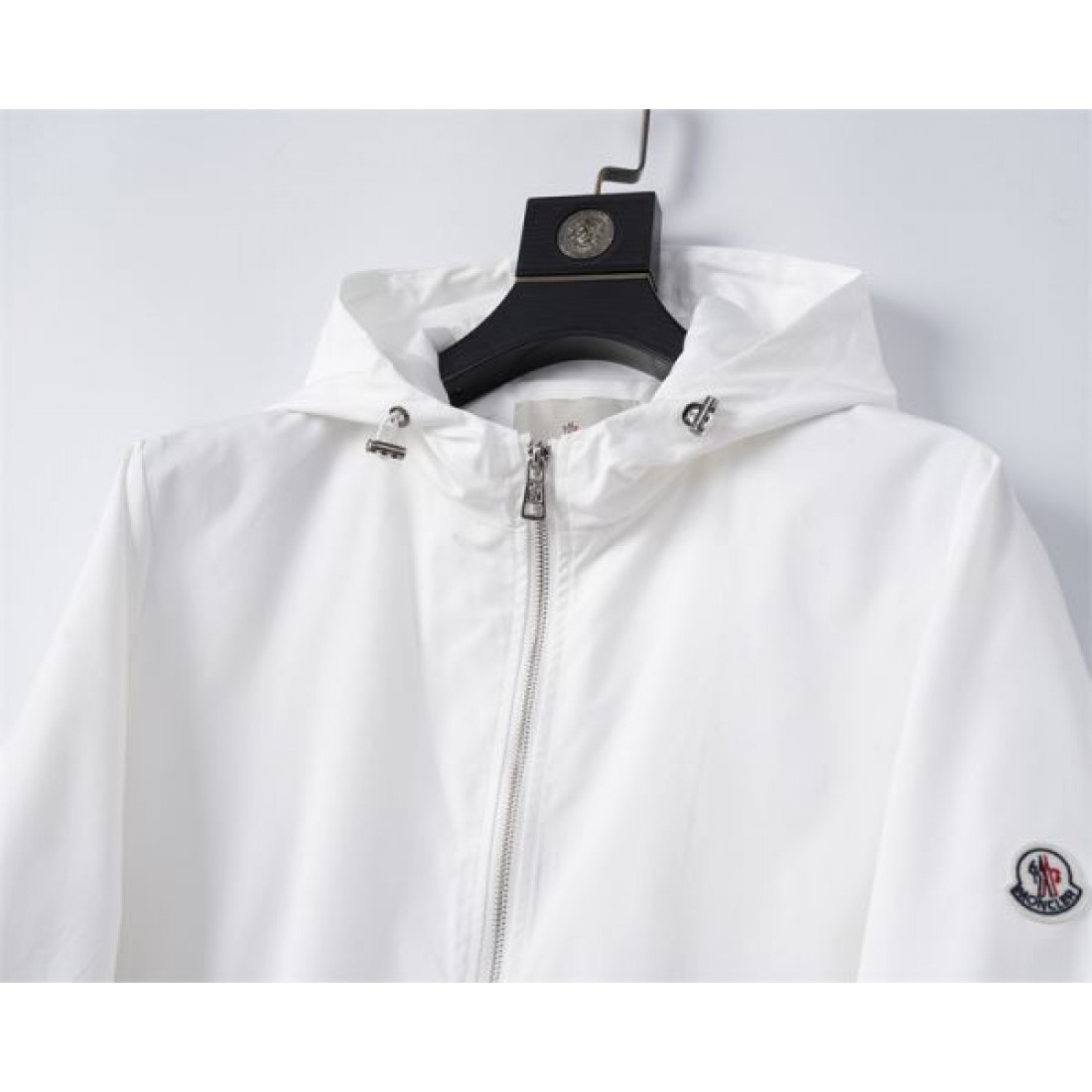 注目を集める MONCLER コピー コート モンクレール 上質でラグジュアリーな雰囲気