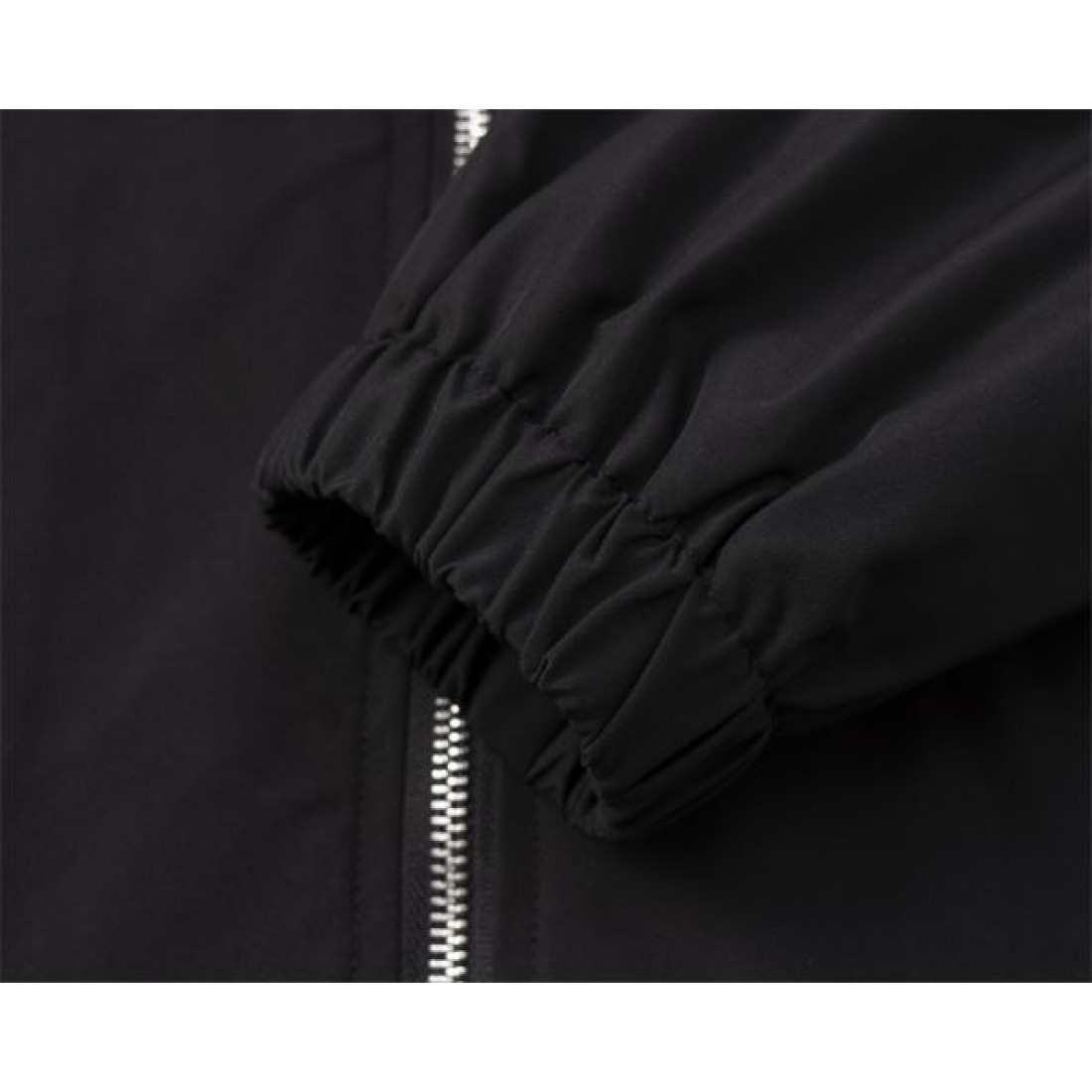 洗練されたデザインをまとう モンクレール コピー コート MONCLER で知的に