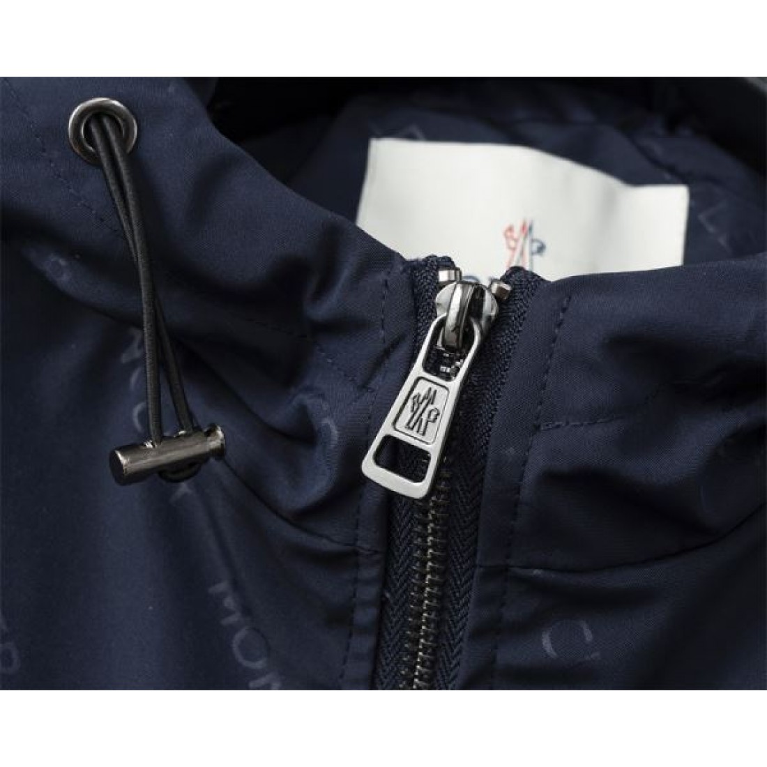 エレガントで華やかな MONCLER モンクレール コピー コート 大人の魅力