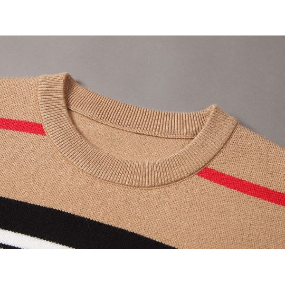 暖かみある上品な BURBERRY バーバリー スーパーコピー セーター クラシカル