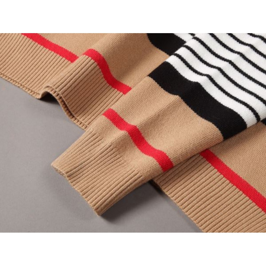 暖かみある上品な BURBERRY バーバリー スーパーコピー セーター クラシカル