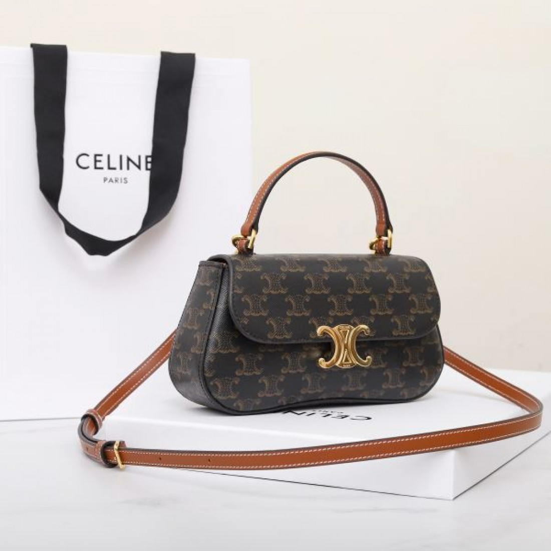 洗練された CELINE セリーヌ コピー トートバッグ 高品質でモダンな印象