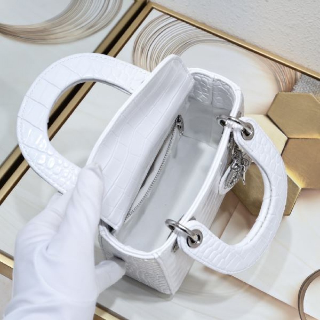 大胆でおしゃれな DIOR ディオール コピー トートバッグ 優雅さが際立つ