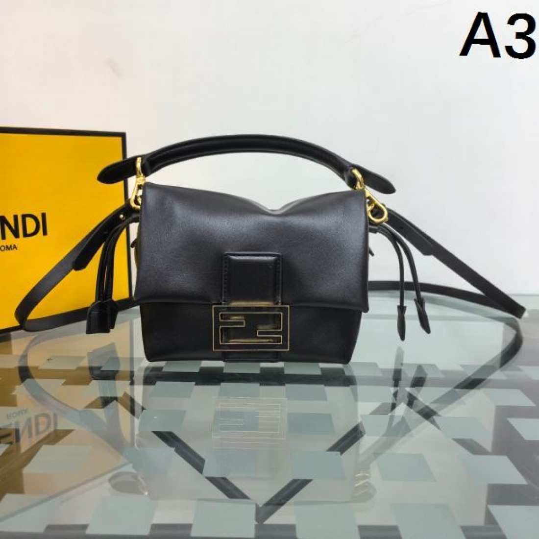 洗練された雰囲気の FENDI フェンデイ コピー トートバッグ 個性的で魅惑的