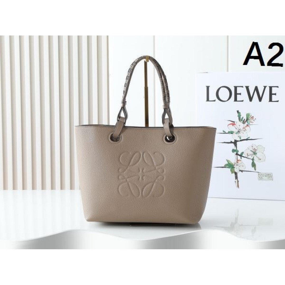 上質でモダンな LOEWE ロエベ コピー トートバッグ スタイリッシュな一品